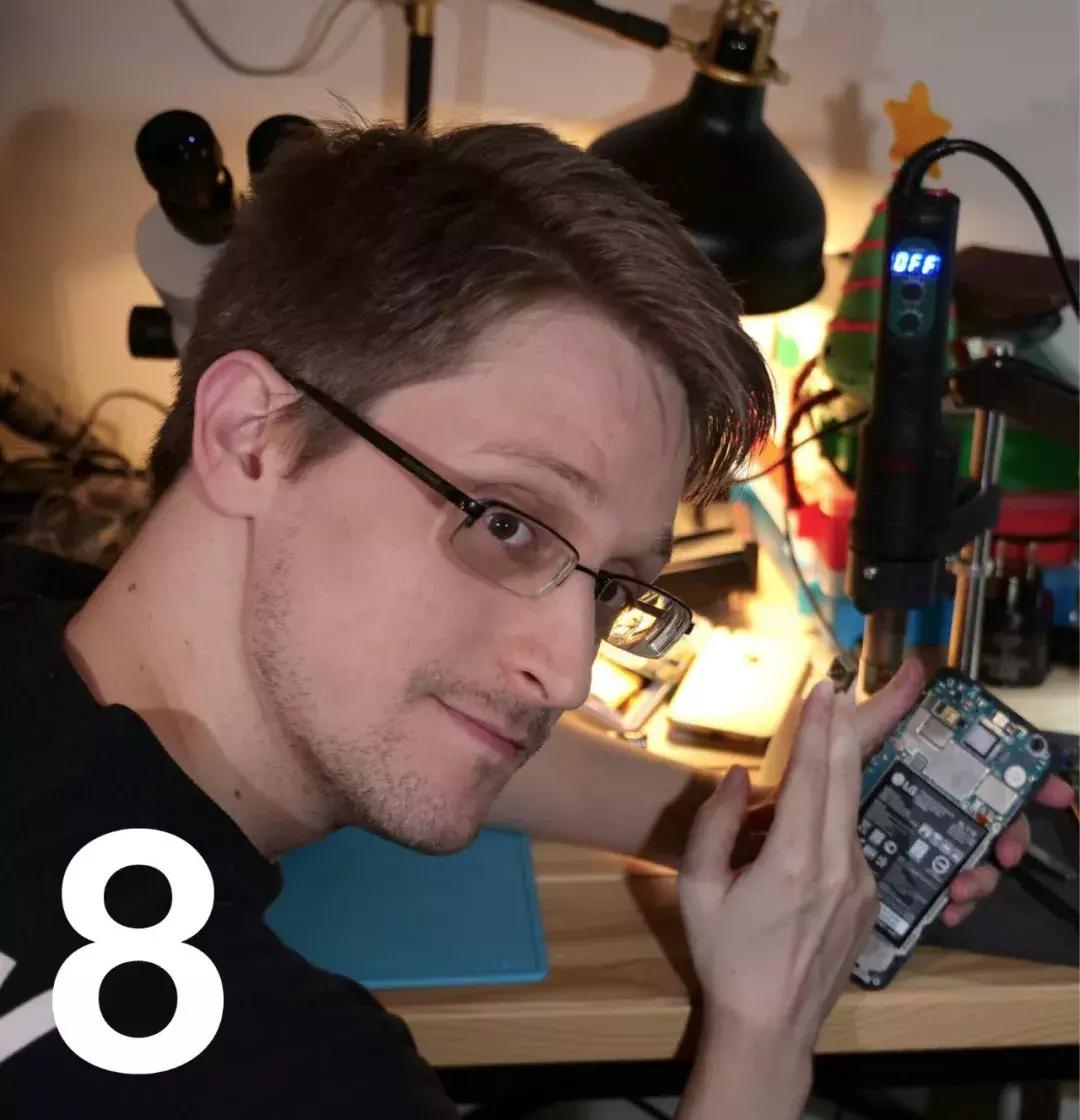 所以你们在朋友圈祈愿圣诞帽未能如愿之后，自己给自己P了一顶？