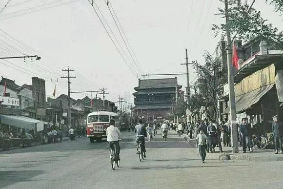 百感交集涌上心头,百感交集和感慨万千