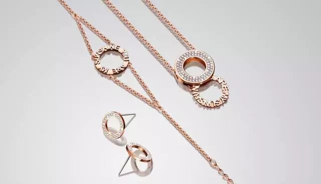 圣诞节适合给女友送什么礼物,圣诞节送女友什么礼物不花钱好