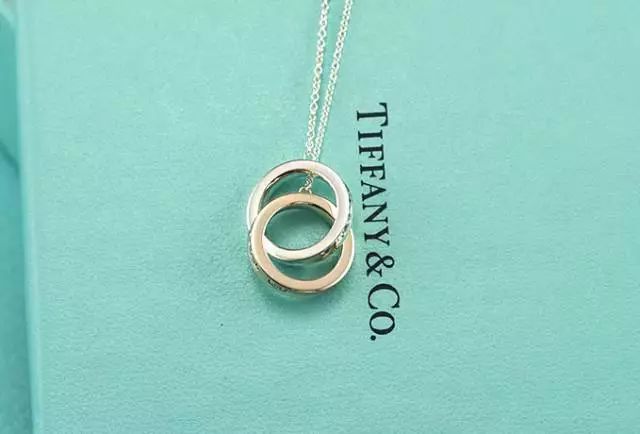 圣诞节送什么礼物给女友最实用,圣诞节送什么礼物给女友实用