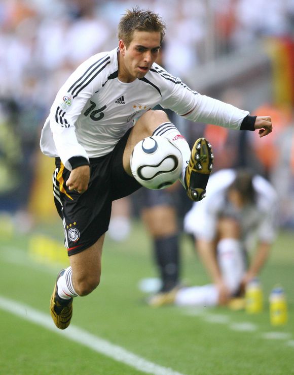 足坛退役卡卡,2018世界杯卡卡退役