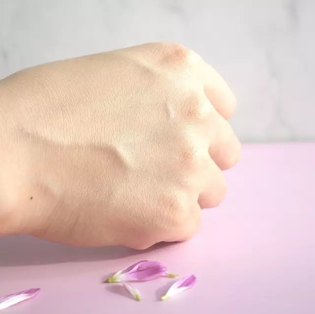 ysl气垫摇滚测评,珂莱欧和ysl气垫对比