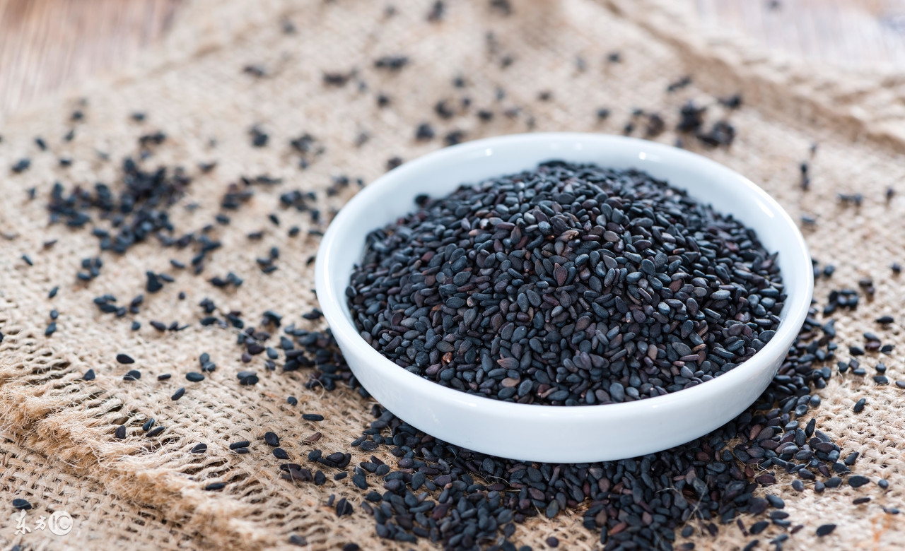 女人产后掉头发怎么回事,孕妇产后都会掉头发吗