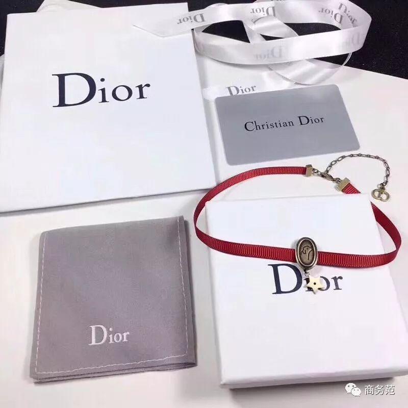 13个大牌出的狗年限定款，总有一个能亮瞎狗眼