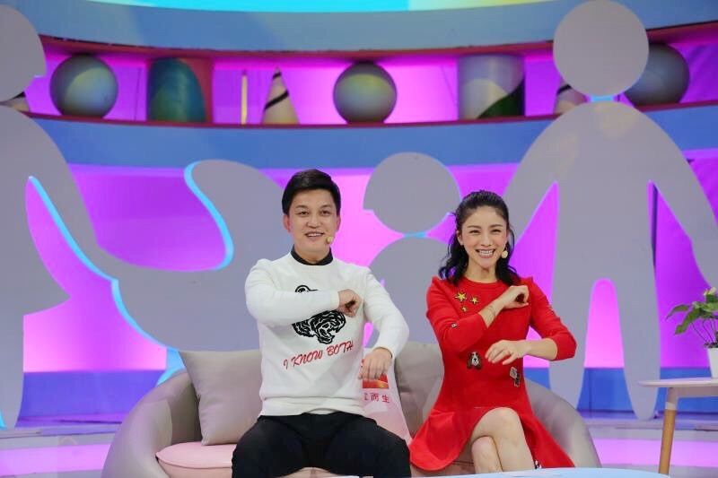 胡可、李锐携手加盟亲子节目，看明星科学带娃成明年新热点？