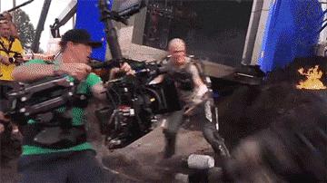 这根本不是摄影师，我觉得这可以跟奥运冠军比拼了！