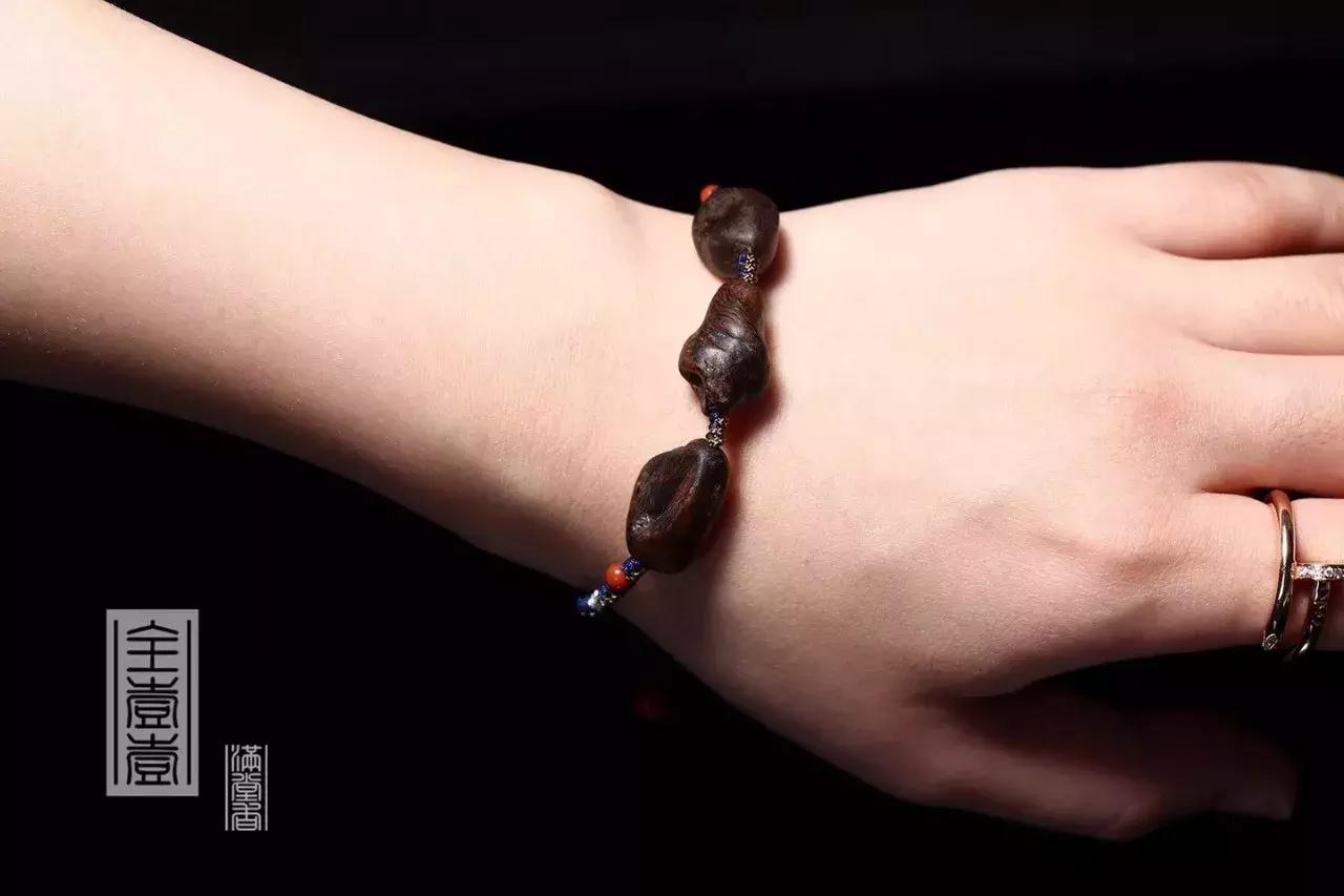 南红手串戴四圈太紧怎么办,手串弹力线四圈太松五圈太紧