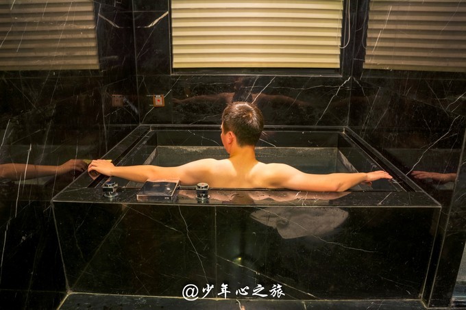 世界五大温泉胜地 (温泉旅游攻略全球六大最美温泉)