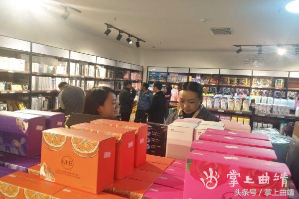 “免费超市”抢滩曲靖金麟湾“首尝螃蟹”