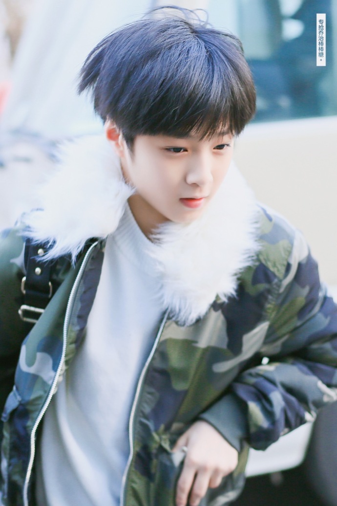 他是TF家族的忙内，江湖人称钢铁直男小狼崽，却有一颗当老大的心