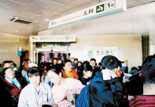 三岁宝宝鸡蛋一大一小,三岁儿童鸡蛋一大一小怎么干预