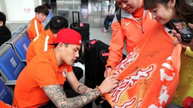 没有纹身的十个足球球星,十大没有纹身的足球球星