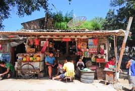 农村小卖铺能赚钱吗,在农村开8090后的小卖铺赚钱吗