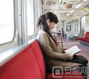 推荐好玩的在世界穿梭游戏,好玩的游戏推荐画风超美的休闲的