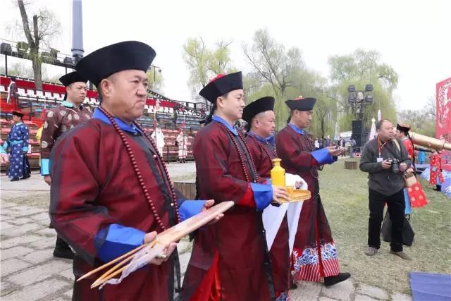 开江鱼美食节松花湖,吉林市品尝开江鱼美食宣传视频