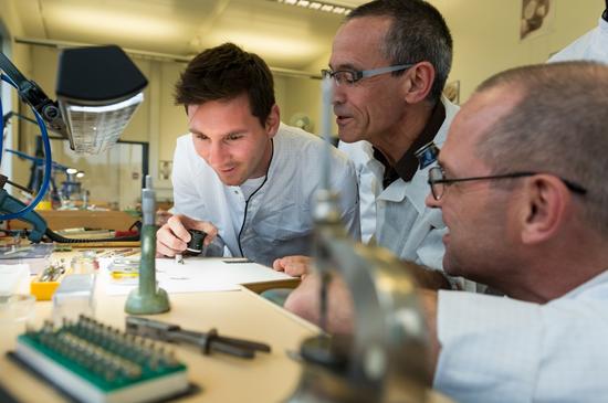 梅西C罗都戴什么表,c罗戴的手表多少钱