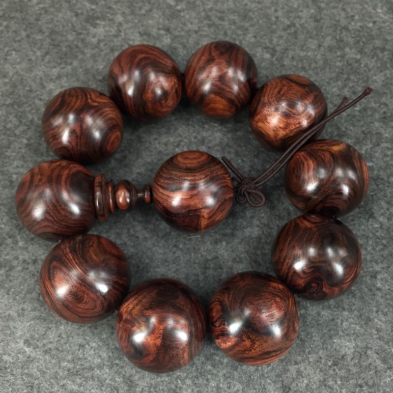 紫檀柳与黄花梨原木对比,紫檀柳木料和黄花梨