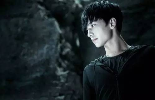 如何才能男女通吃？推荐你们去参考一下杨洋的养成之路！