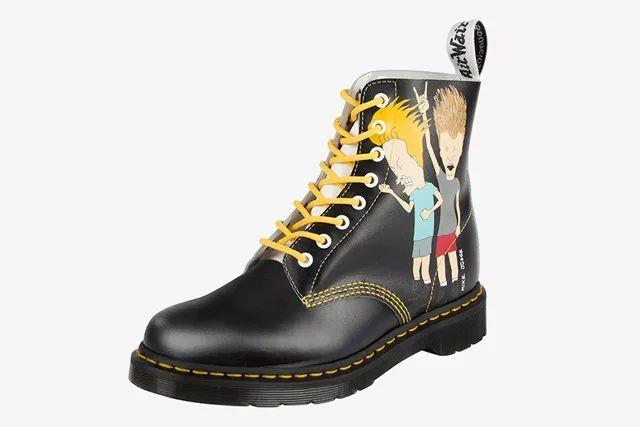 怎么选择一双合适的马丁靴,一双马丁靴的搭配