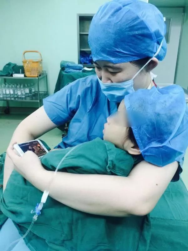 温暖人心瞬间,2020那些感动的瞬间