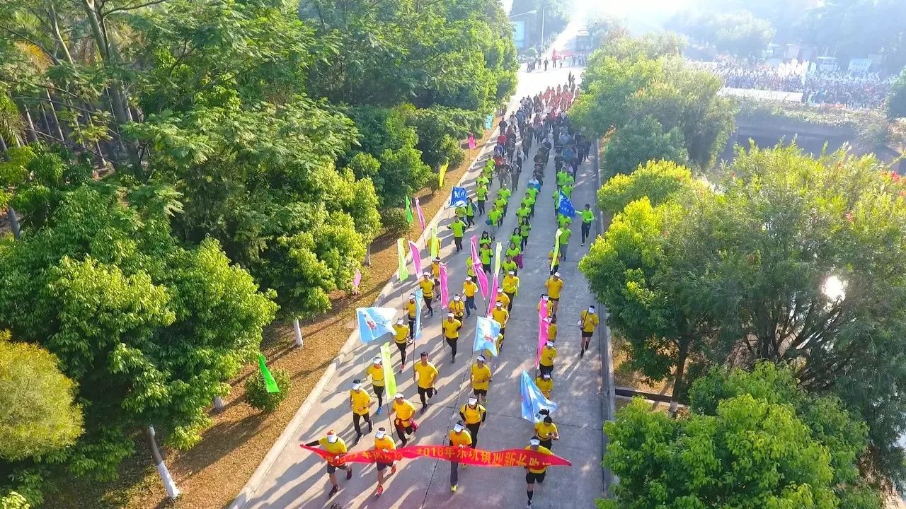 全城沸腾,全城火热人山人海