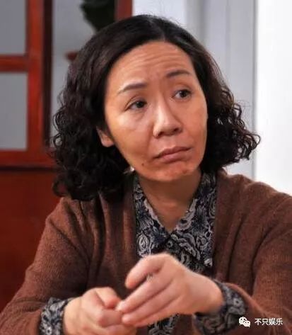 许晴到底是怎么保养的？48岁的年纪还有着少女的模样和*女熟**的身材