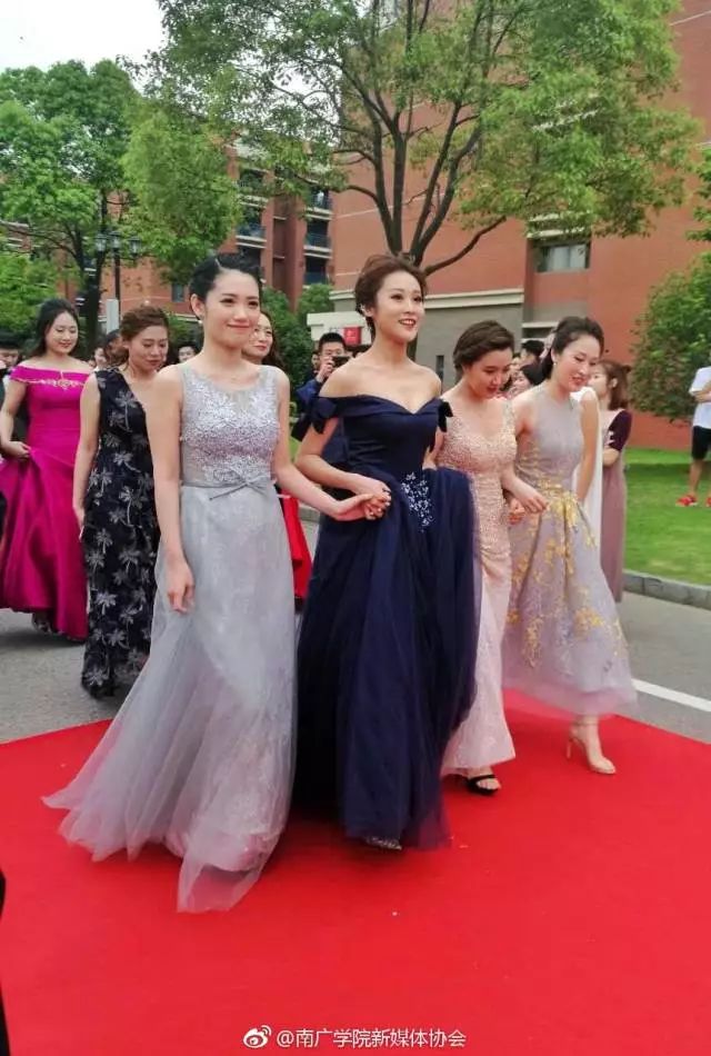 神一样的学校高考和中考都很惊艳,神一样的学校