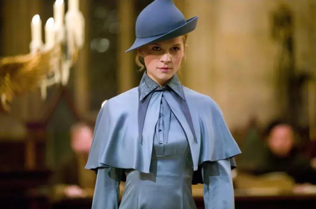 魔法学校校服,女生魔法学院的校服