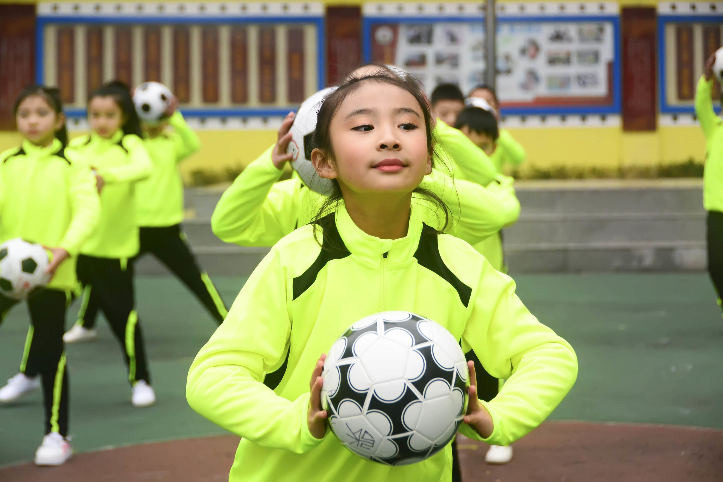 三小校运会啦啦操,巴中市巴州区三小足球操