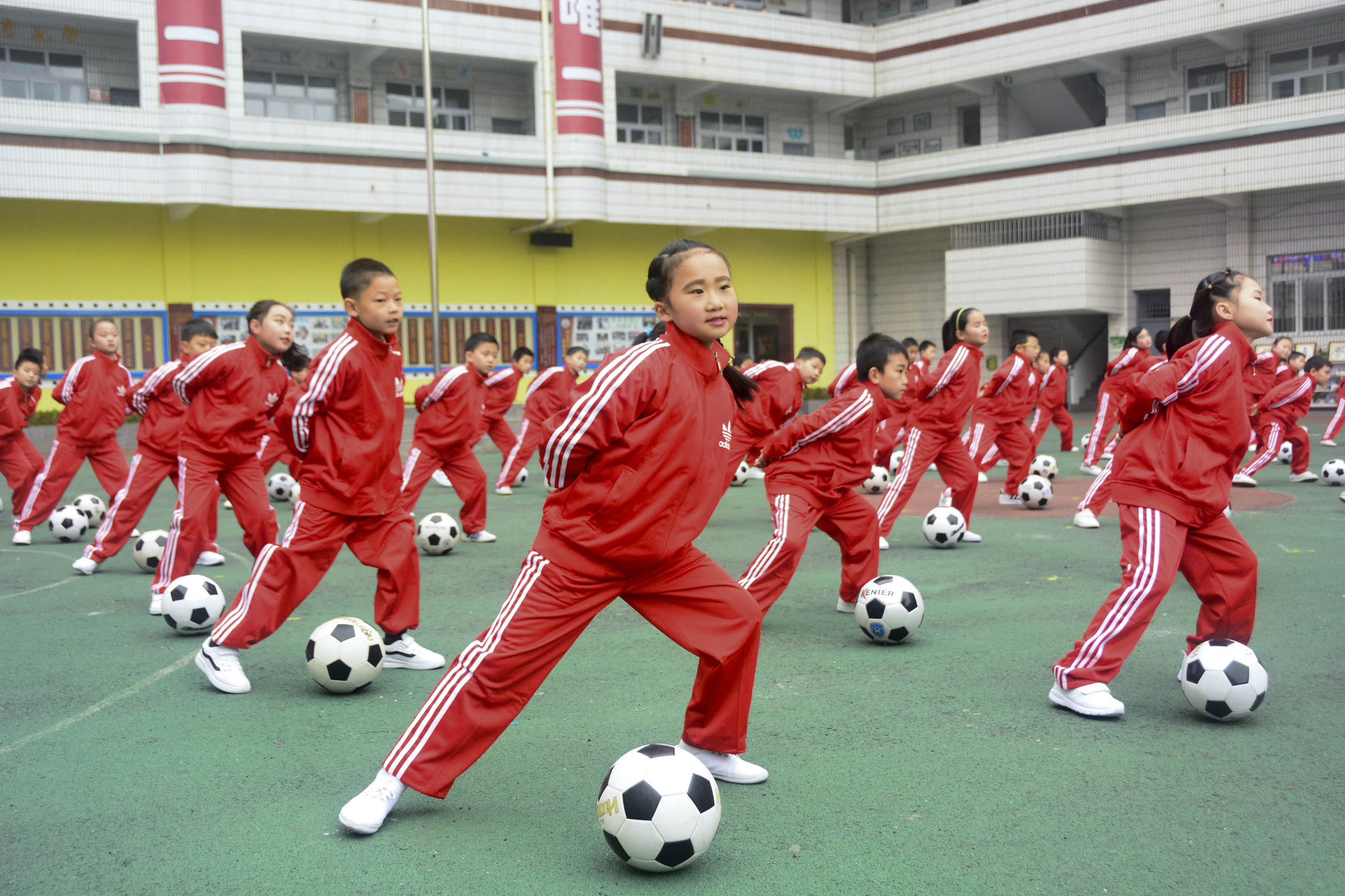 三小校运会啦啦操,巴中市巴州区三小足球操