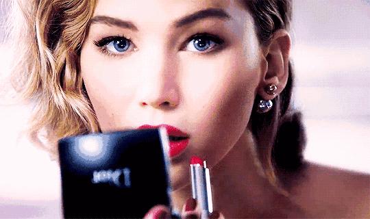 秋冬最推荐的一支口红,今年冬天最热门的口红