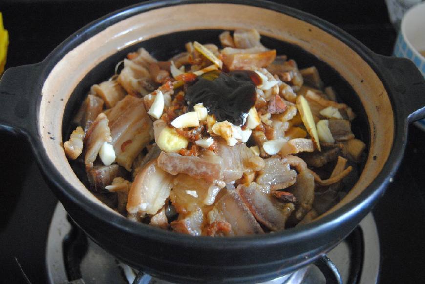 白菜炖油渣的做法,炖油渣的正宗做法