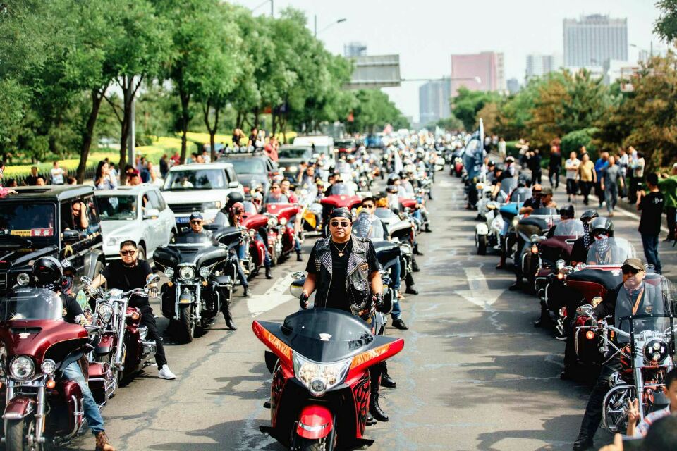 华彩人生,泽润大同—记大同重机传媒有限公司董事长许华泽先生