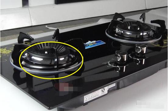 双燃气灶一个打不着火就熄火,燃气灶左边熄火右边就打不着火