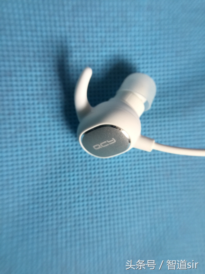 歌星在你耳畔—QCYQY19蓝牙耳机