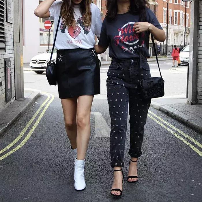 适合冬天小女生穿的黑色马丁靴,适合年轻小姐姐穿的衣服