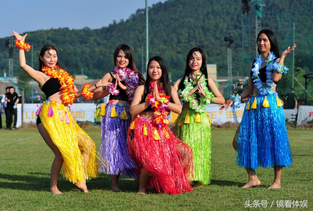 2017镜看体娱与佛山体育的50瞬间｜与巴萨球员偶遇与草根球星并肩