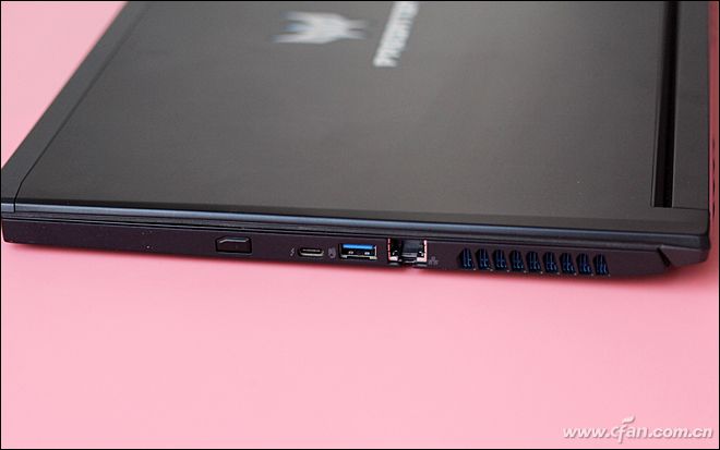 谁说超薄本不能流畅吃鸡？这款宏碁掠夺者Triton700表示不服！