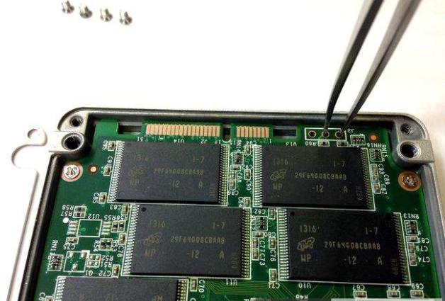 移动固态硬盘老是掉盘,固态硬盘掉驱动怎么办