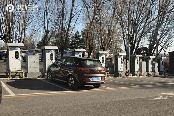 石京龙滑雪场滑雪视频,石京龙滑雪场提供的装备