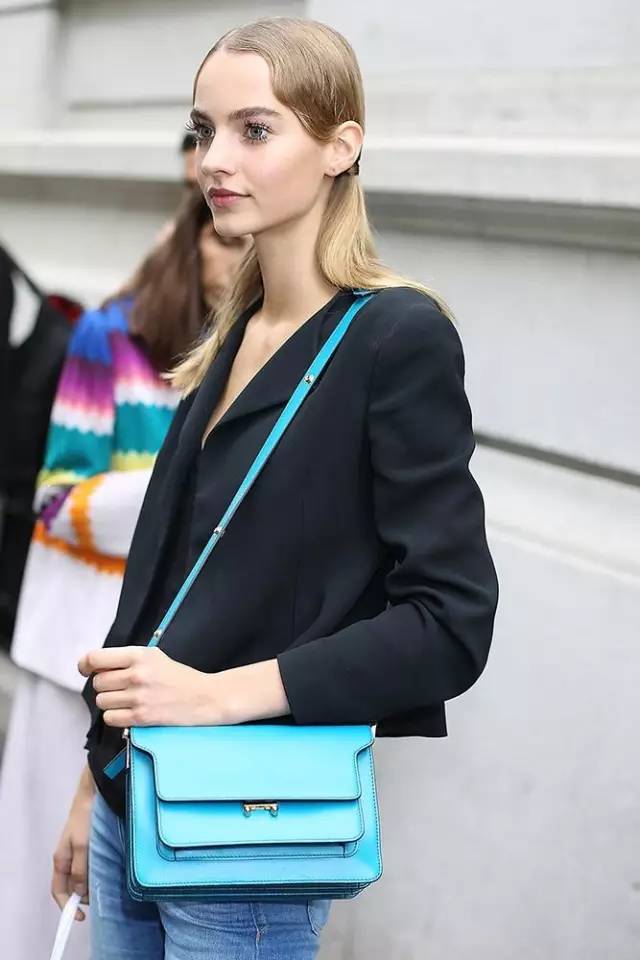 别不开心了,来看看这些红到发紫的包包吧!