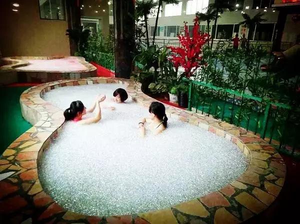 澶у崍鍋囨棩娓╂硥,鍥藉簡澶у崍娓╂硥