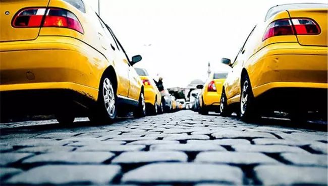 车身广告收费价格标准,车身广告一年费用多少钱