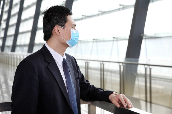 吸食笑气致死案件,酒吧吸笑气违法吗