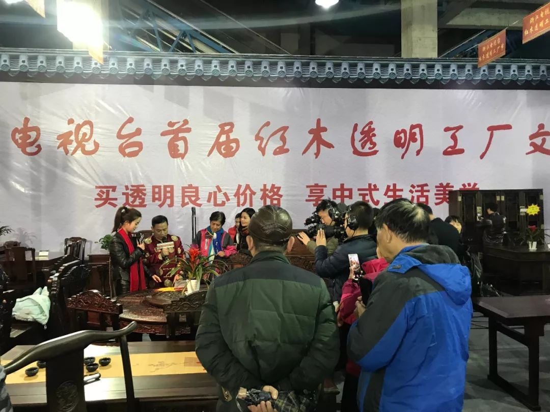 痛心男孩被狗咬后去世,8岁男孩疑因狂犬病死亡家属