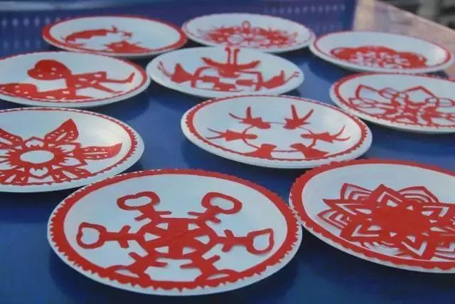 狗年要来了！浦江这所小学做的画有点意思的