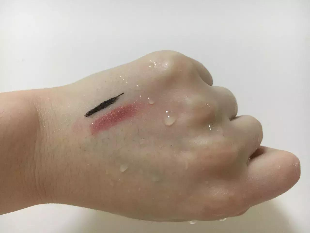 这款洁面仪超火让你的脸更加洁净,价格相对平民而且好用的洁面仪