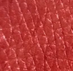 不瞒你说，用了这支小众口红我丢了我的阿玛尼！