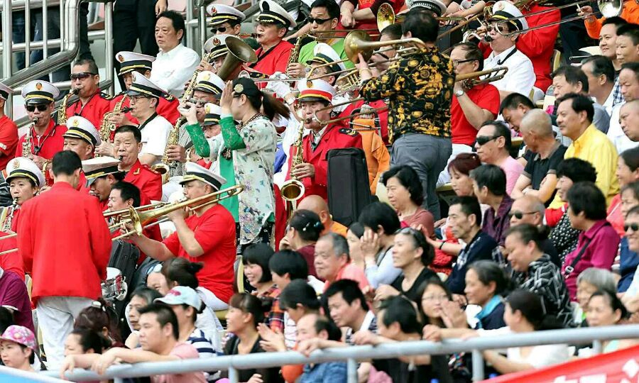 足球！他是足球爱好者，组建球队横扫业余球队，中超球队决生死！