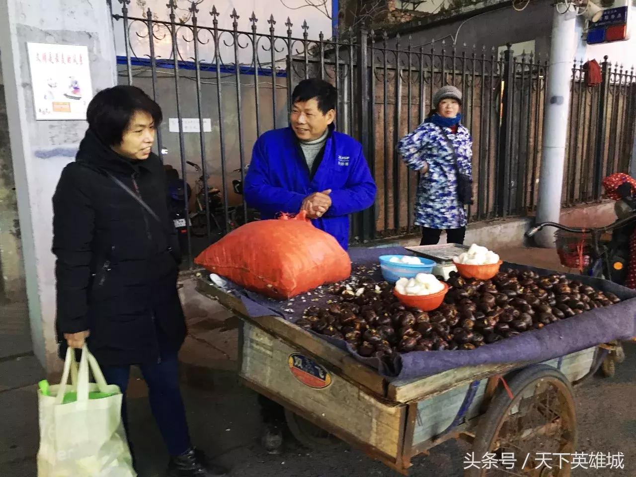 短短一条三百米的街，竟让人从白天走到黑夜……